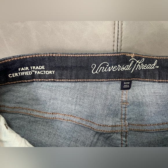 Universal Thread Size 8/29 Dark Rinse Jeans 5-pocket Excellent Condition - Picture 5 of 5